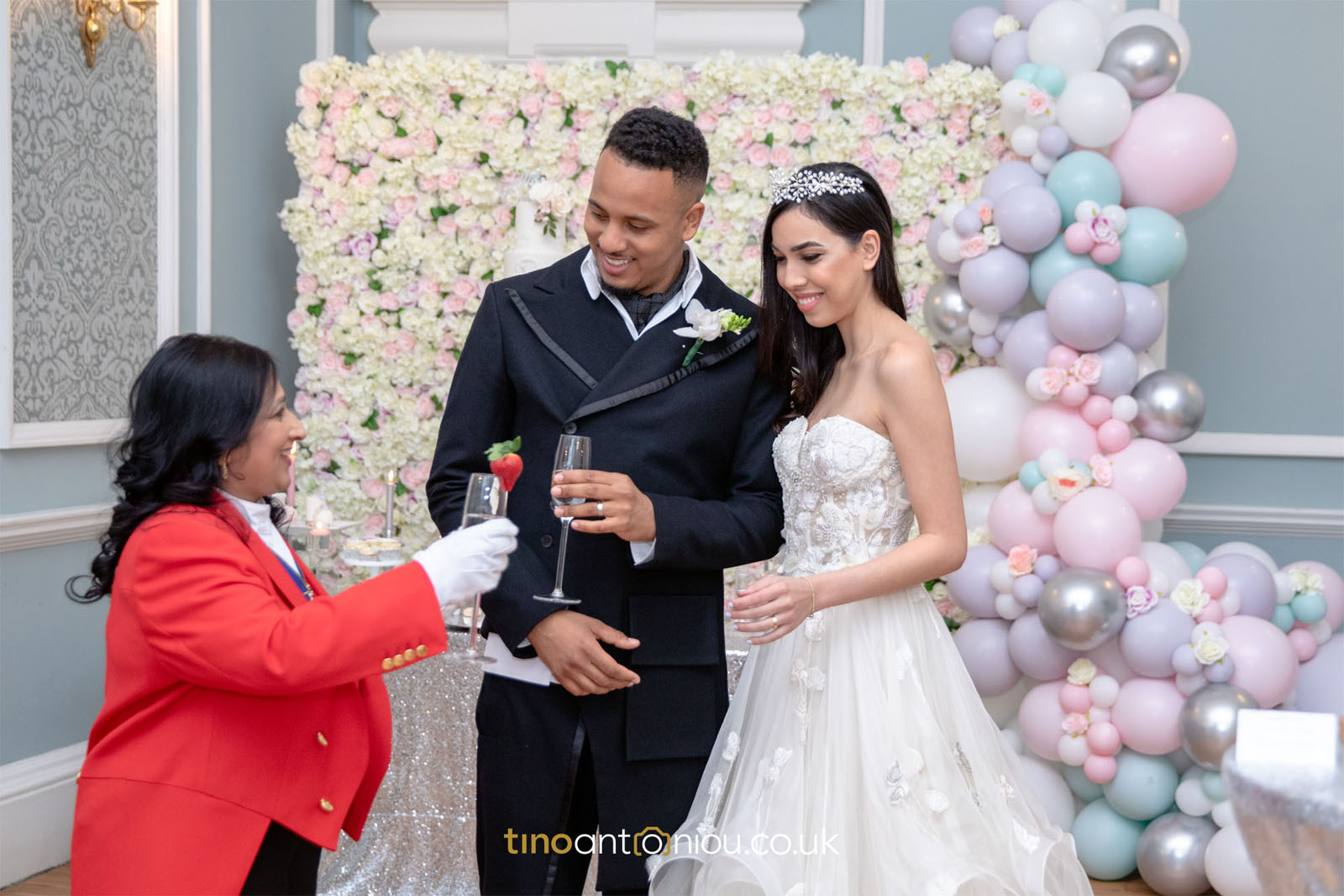 what is a toastmaster - lady toastmaster - master of ceremonies for couple at luxury wedding