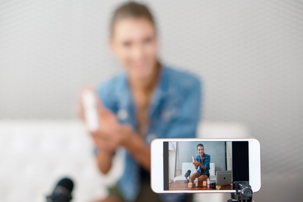 go-live-social-media-platforms go live social media platforms